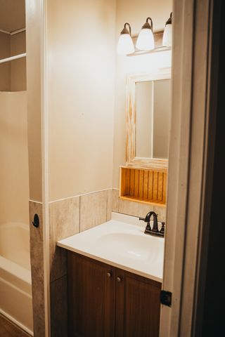 233 Taylor Lake Rd, Morrison, TN 37357