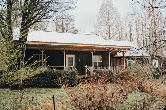 233 Taylor Lake Rd, Morrison, TN 37357