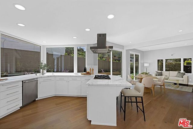 1274 Calle De Sevilla, Pacific Palisades, CA 90272