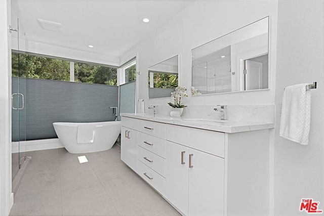 1274 Calle De Sevilla, Pacific Palisades, CA 90272