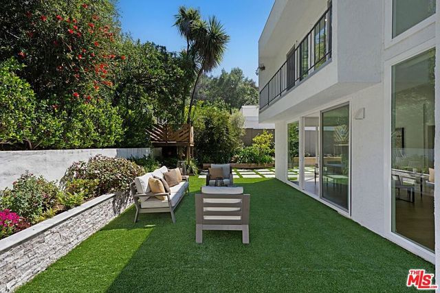 1274 Calle De Sevilla, Pacific Palisades, CA 90272