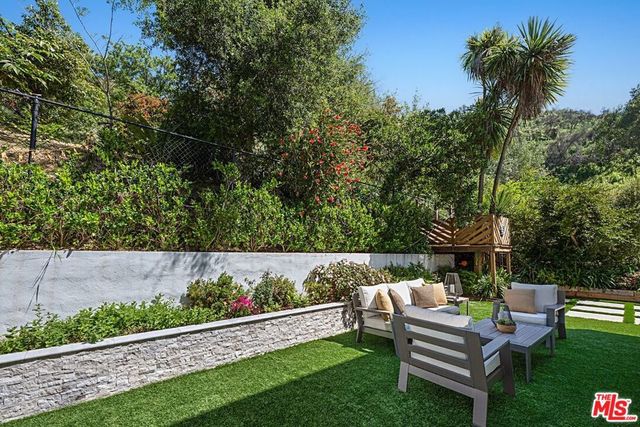 1274 Calle De Sevilla, Pacific Palisades, CA 90272