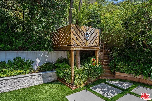 1274 Calle De Sevilla, Pacific Palisades, CA 90272