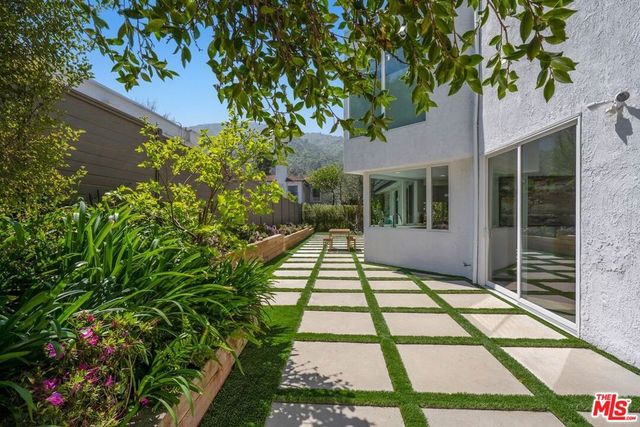 1274 Calle De Sevilla, Pacific Palisades, CA 90272