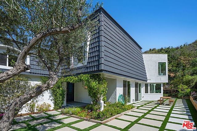 1274 Calle De Sevilla, Pacific Palisades, CA 90272