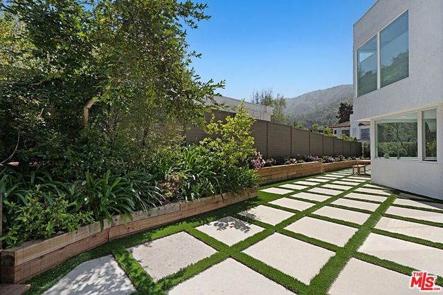 1274 Calle De Sevilla, Pacific Palisades, CA 90272