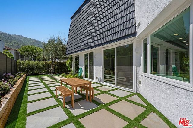 1274 Calle De Sevilla, Pacific Palisades, CA 90272