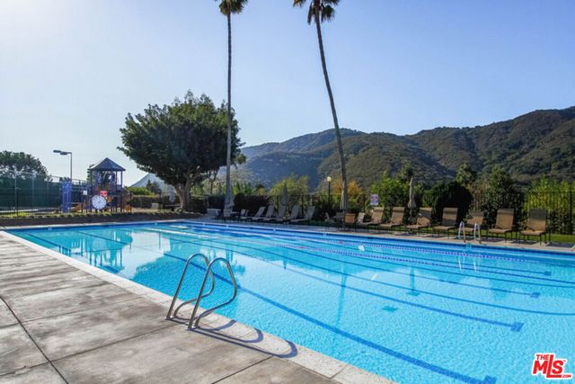 1274 Calle De Sevilla, Pacific Palisades, CA 90272