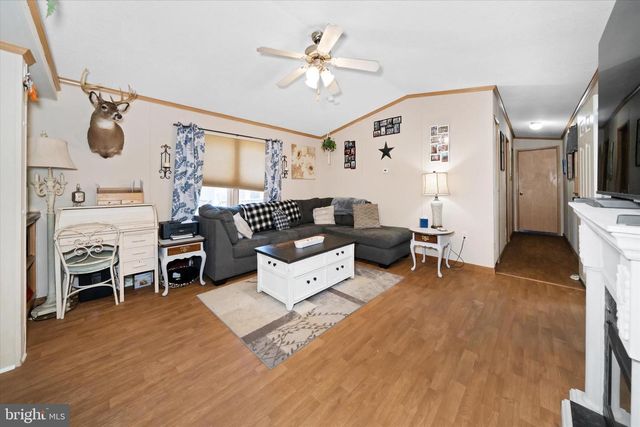 110 W TULIP CT, Newark, DE 19713