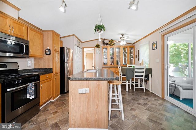 110 W TULIP CT, Newark, DE 19713