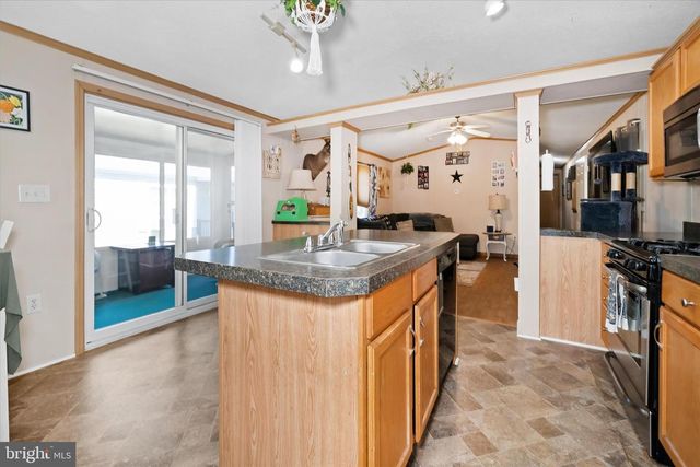 110 W TULIP CT, Newark, DE 19713