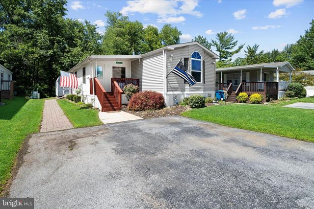 110 W TULIP CT, Newark, DE 19713