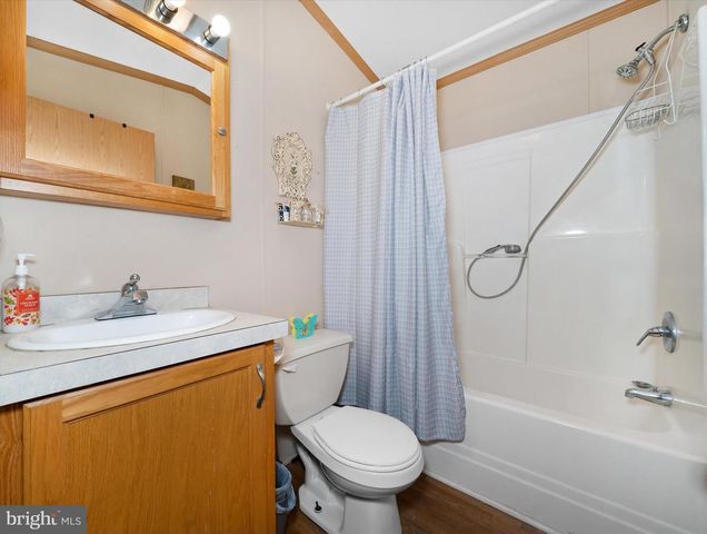 110 W TULIP CT, Newark, DE 19713