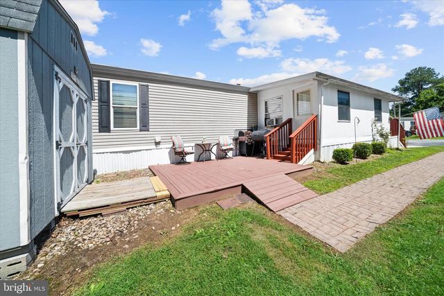 110 W TULIP CT, Newark, DE 19713