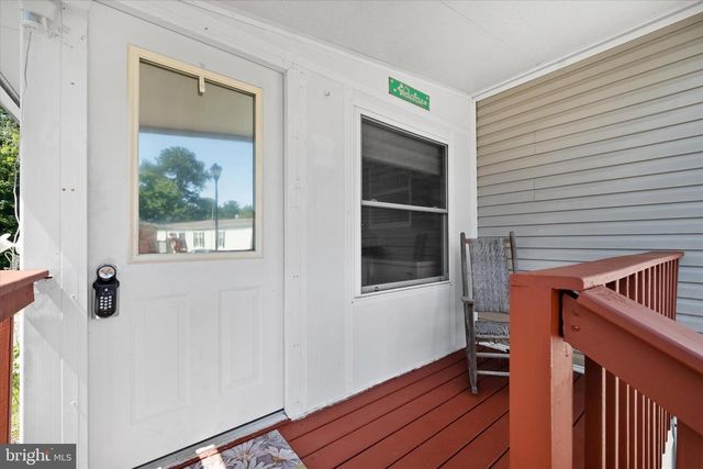 110 W TULIP CT, Newark, DE 19713