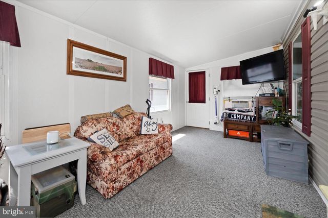 110 W TULIP CT, Newark, DE 19713