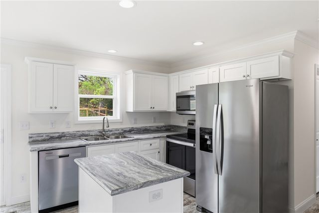 540 E South 5th Street, Seneca, SC 29678