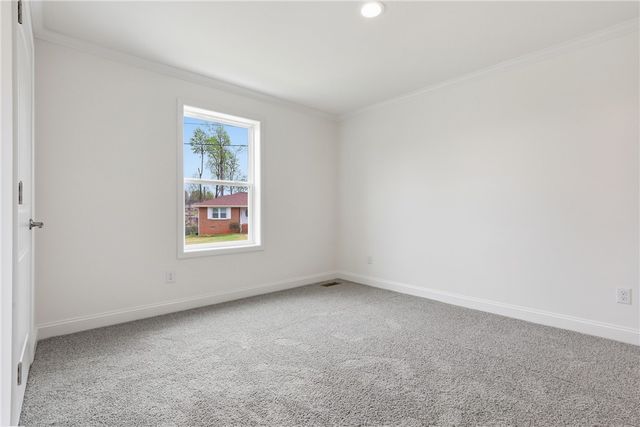 540 E South 5th Street, Seneca, SC 29678
