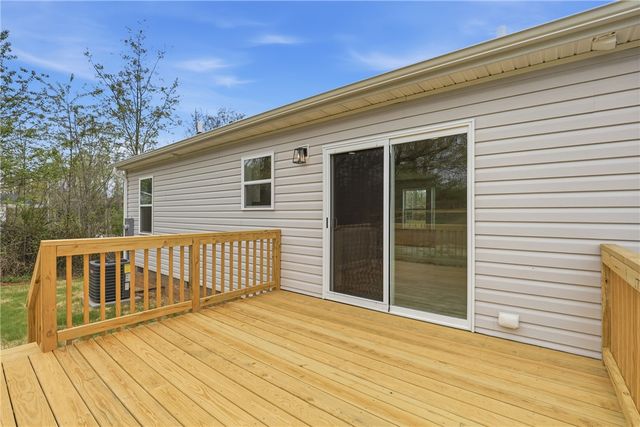 540 E South 5th Street, Seneca, SC 29678