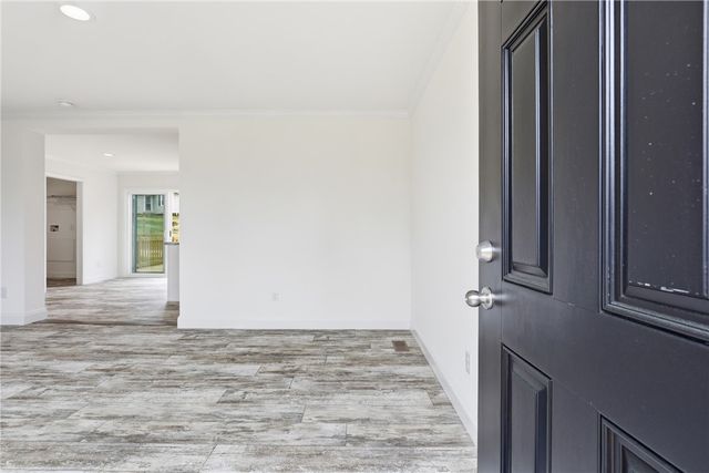 540 E South 5th Street, Seneca, SC 29678
