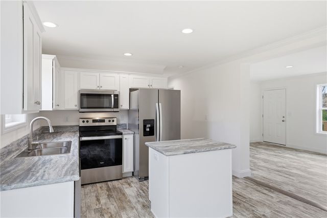 540 E South 5th Street, Seneca, SC 29678