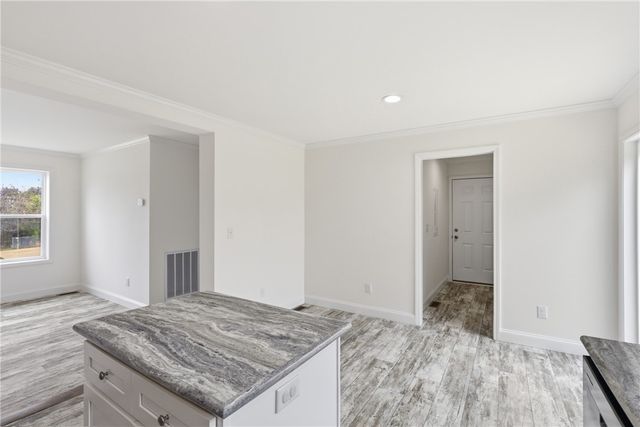 540 E South 5th Street, Seneca, SC 29678