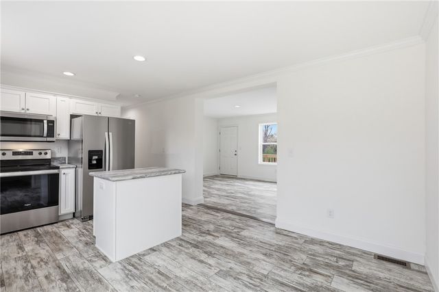 540 E South 5th Street, Seneca, SC 29678