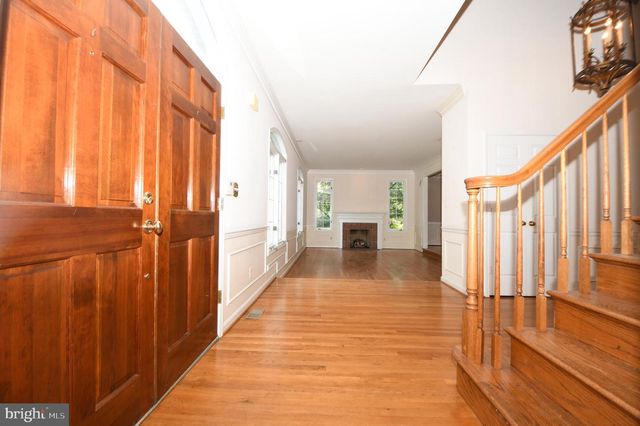 26 HOLLY LEAF CT, Bethesda, MD 20817
