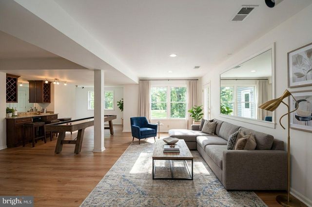 26 HOLLY LEAF CT, Bethesda, MD 20817