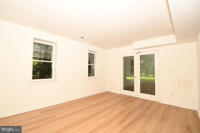 26 HOLLY LEAF CT, Bethesda, MD 20817
