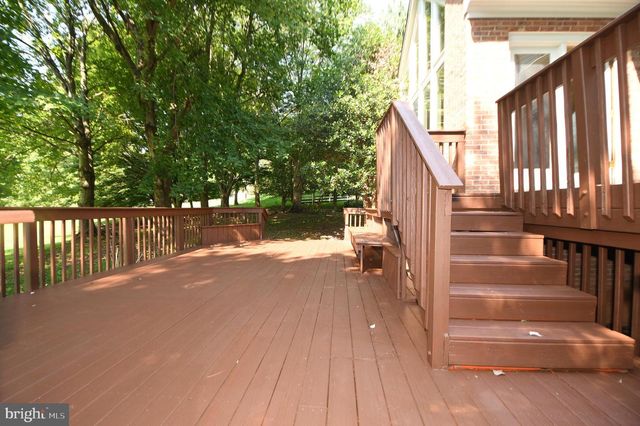 26 HOLLY LEAF CT, Bethesda, MD 20817