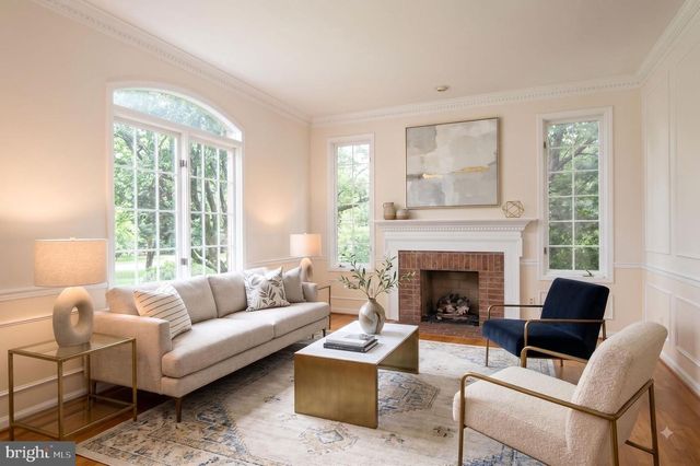 26 HOLLY LEAF CT, Bethesda, MD 20817