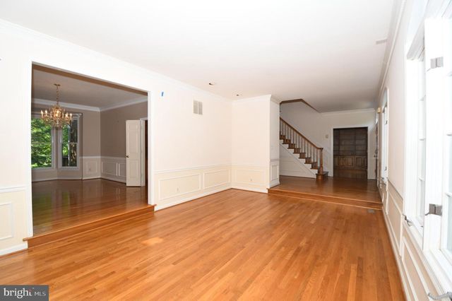 26 HOLLY LEAF CT, Bethesda, MD 20817