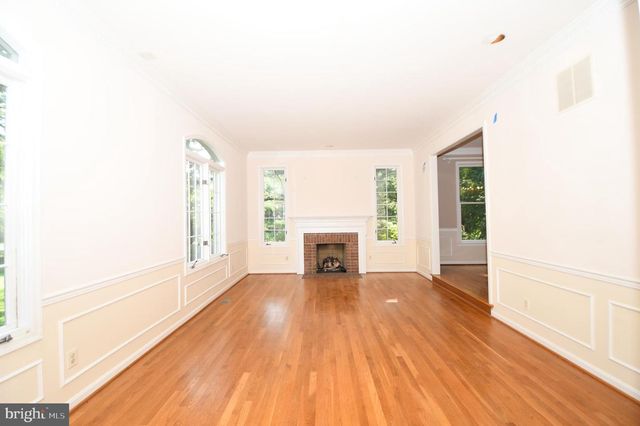 26 HOLLY LEAF CT, Bethesda, MD 20817