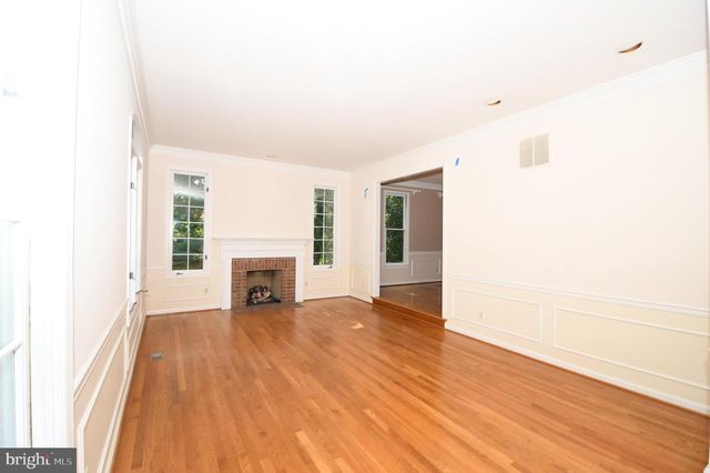 26 HOLLY LEAF CT, Bethesda, MD 20817