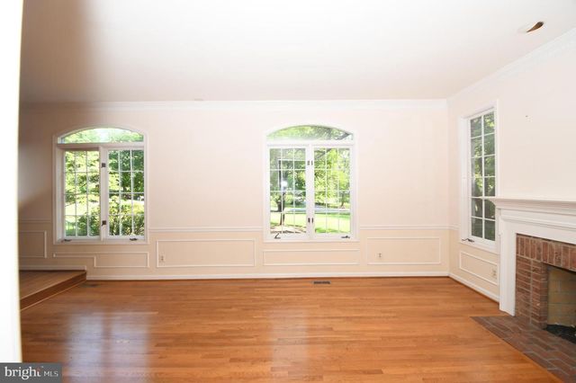 26 HOLLY LEAF CT, Bethesda, MD 20817