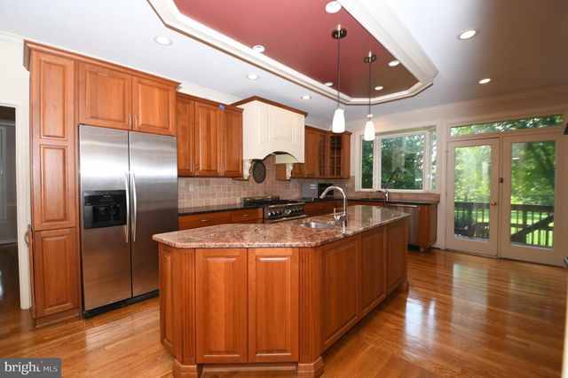 26 HOLLY LEAF CT, Bethesda, MD 20817