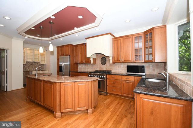 26 HOLLY LEAF CT, Bethesda, MD 20817