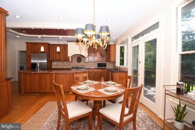 26 HOLLY LEAF CT, Bethesda, MD 20817