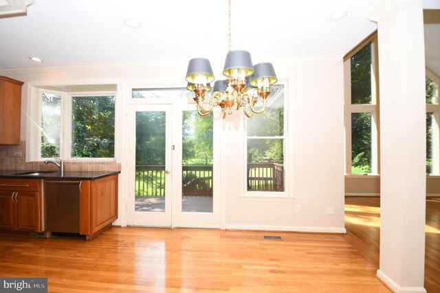 26 HOLLY LEAF CT, Bethesda, MD 20817
