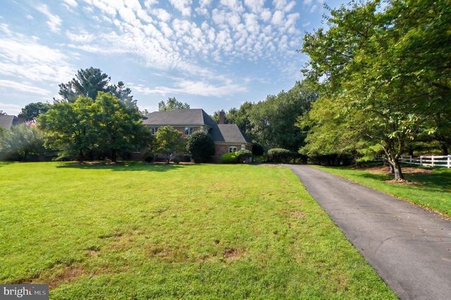 26 HOLLY LEAF CT, Bethesda, MD 20817