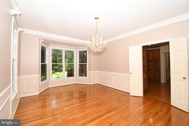 26 HOLLY LEAF CT, Bethesda, MD 20817