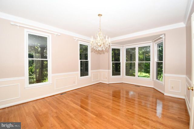 26 HOLLY LEAF CT, Bethesda, MD 20817