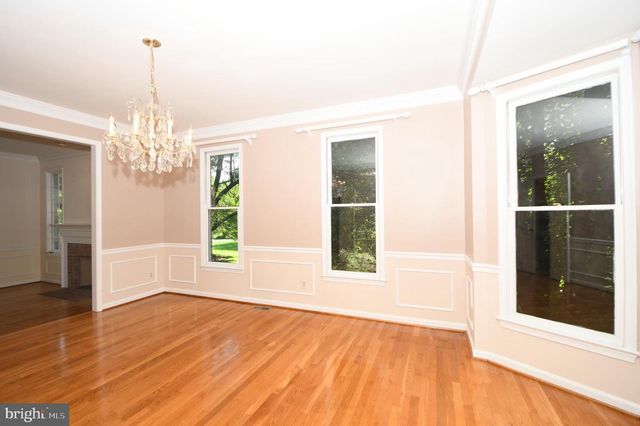 26 HOLLY LEAF CT, Bethesda, MD 20817