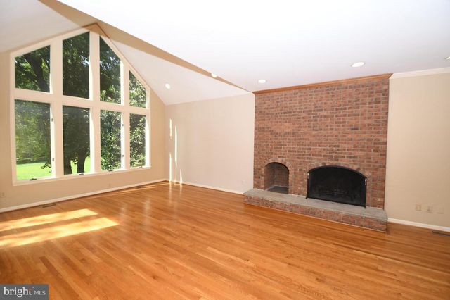 26 HOLLY LEAF CT, Bethesda, MD 20817
