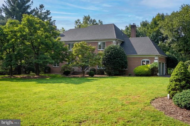26 HOLLY LEAF CT, Bethesda, MD 20817