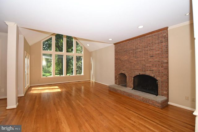 26 HOLLY LEAF CT, Bethesda, MD 20817