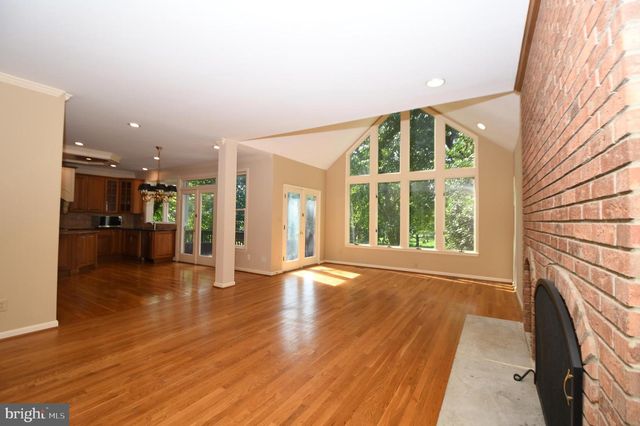 26 HOLLY LEAF CT, Bethesda, MD 20817