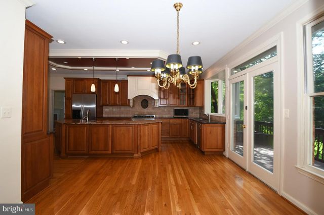 26 HOLLY LEAF CT, Bethesda, MD 20817
