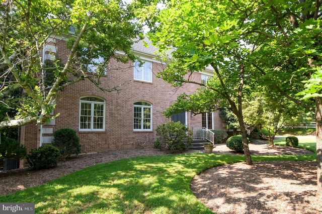 26 HOLLY LEAF CT, Bethesda, MD 20817